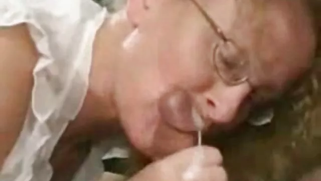 XXX bez rejestracji Czerwony obcasy mama Julia Ann to jesień! filmy erotyczne darmowe mamuski